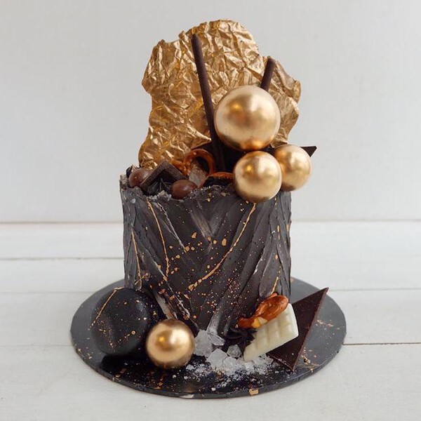 Zayn  Cake | Elegant Men Gold